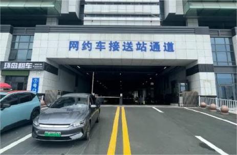 7月15日，威海站網(wǎng)約車接送站通道啟用！